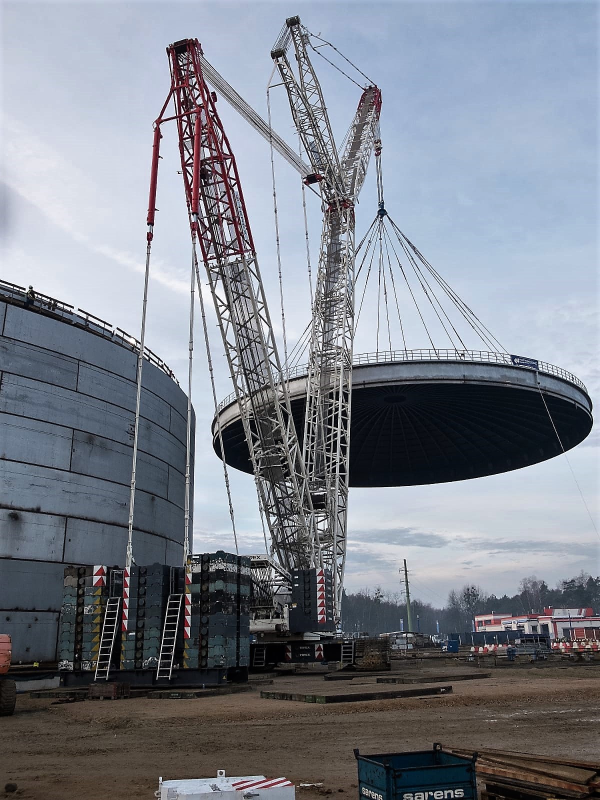 Tank Construction Background